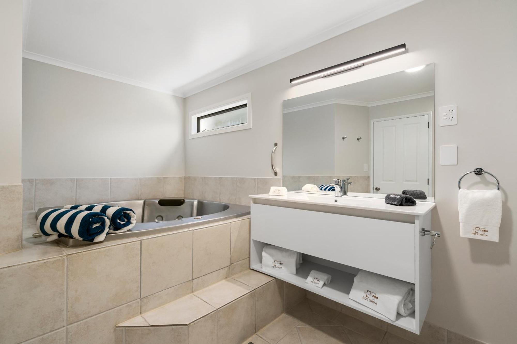 Stay 284 Rotorua - Refurbished Modern Accommodation Exterior foto